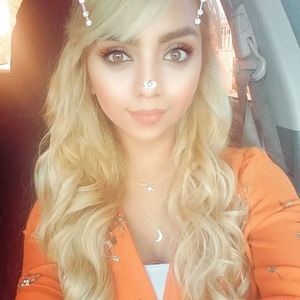 Meet your Posher, Stefany